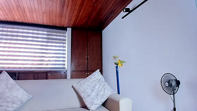 VenusCooper online show from January 2026 07:28:02 PM