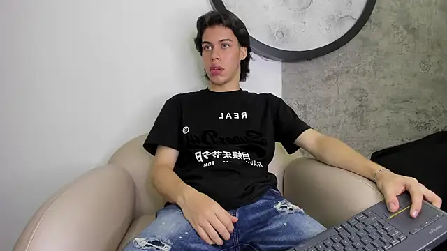 Lucian grey online show from October 2025 03:48:01 AM