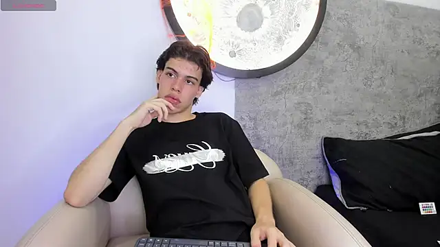 Lucian grey online show from October 2025 04:09:01 AM