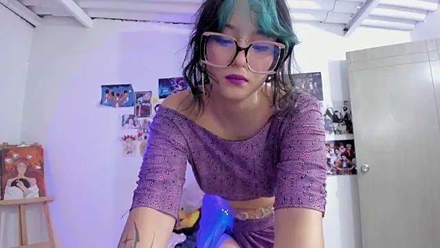 Lia Carter  online show from July 2026 12:53:02 AM