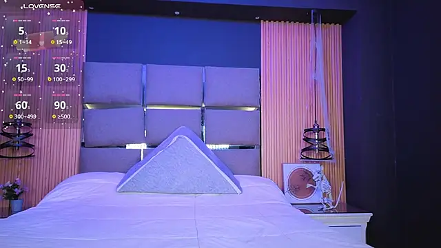 Emily Roberts9 online show from November 2025 11:31:02 AM