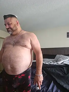 Roddog18 online show from May 2026 07:44:01 PM