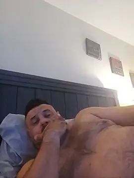 Roddog18 online show from May 2026 01:19:01 PM