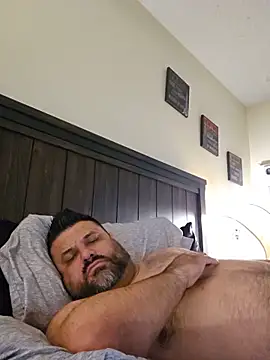 Roddog18 online show from May 2026 01:40:01 PM