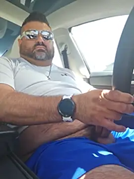Roddog18 online show from July 2026 09:01:02 PM