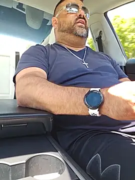 Roddog18 online show from July 2026 07:10:02 PM