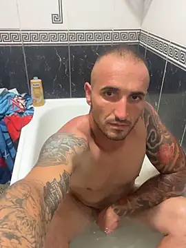 tompet2122 online show from June 2026 08:35:01 PM