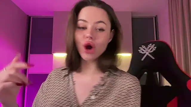 AlmaryKim online show from February 2025 07:55:01 PM