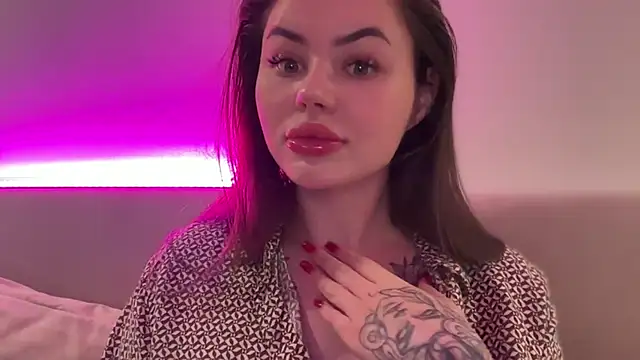 AlmaryKim online show from September 2025 09:04:01 PM