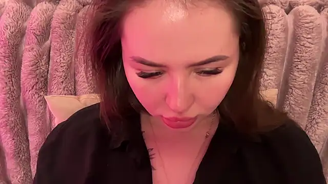 AlmaryKim online show from July 2026 09:19:01 PM