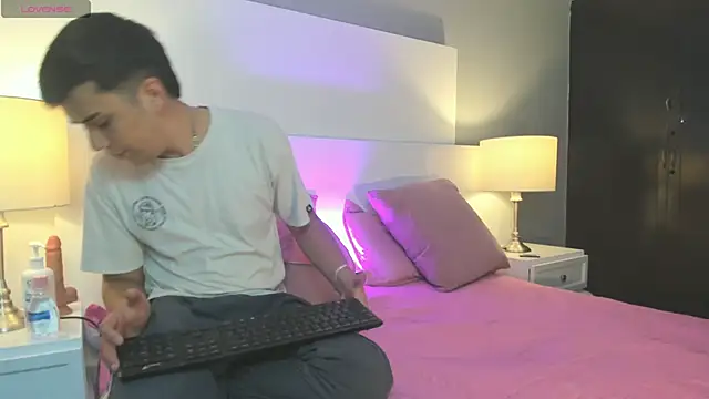 Dylan Katte online show from May 2026 11:21:02 PM