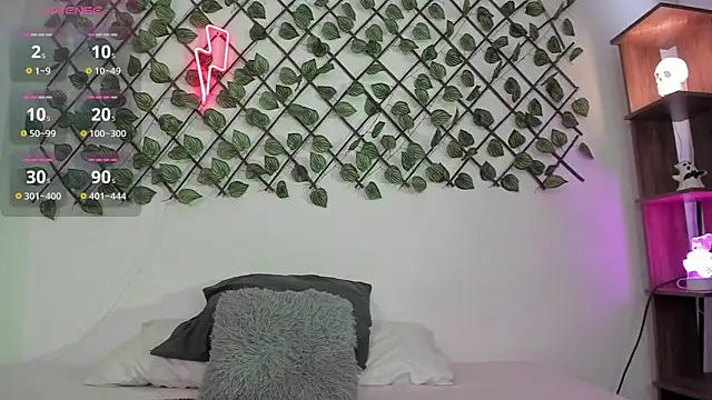 Snapshot of Shinny_Crystal chatting on October 2025 01:23:04 PM Shinny Crystal online show from October 2025 01:23:04 PM