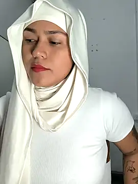 Snapshot of Nadia_hasbun chatting on October 2025 01:07:01 PM Nadia hasbun online show from October 2025 01:07:01 PM