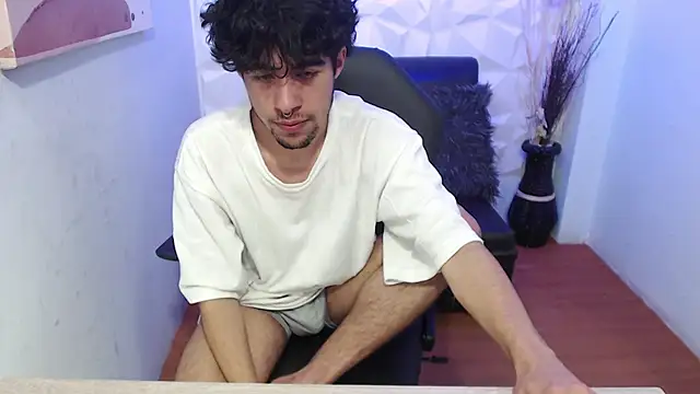 Liil boy online show from October 2025 03:24:02 AM