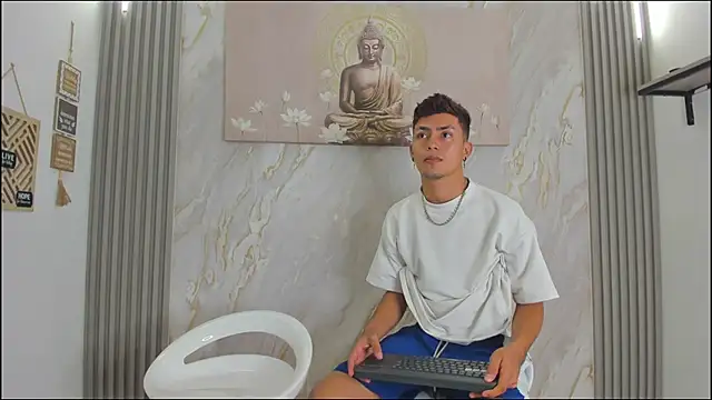 Snapshot of VERY_HOT_GUYS chatting on December 2025 01:29:01 PM VERY HOT GUYS online show from December 2025 01:29:01 PM