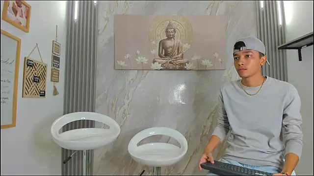 Snapshot of VERY_HOT_GUYS chatting on January 2026 01:24:02 PM VERY HOT GUYS online show from January 2026 01:24:02 PM