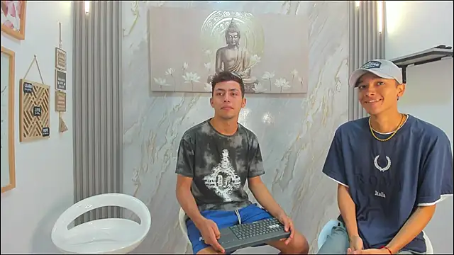 Snapshot of VERY_HOT_GUYS chatting on January 2026 01:25:02 PM VERY HOT GUYS online show from January 2026 01:25:02 PM