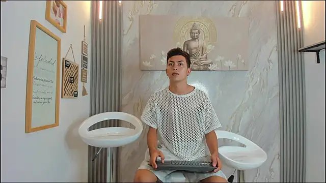 Snapshot of VERY_HOT_GUYS chatting on January 2026 01:16:02 PM VERY HOT GUYS online show from January 2026 01:16:02 PM