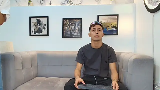 Snapshot of VERY_HOT_GUYS chatting on January 2026 05:29:02 PM VERY HOT GUYS online show from January 2026 05:29:02 PM