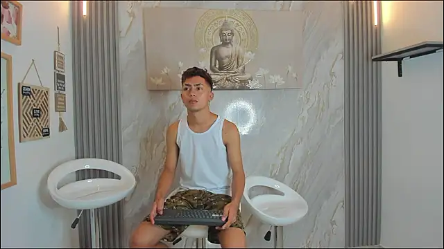 Snapshot of VERY_HOT_GUYS chatting on January 2026 01:26:01 PM VERY HOT GUYS online show from January 2026 01:26:01 PM