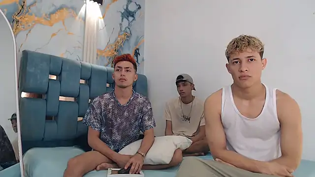 Snapshot of VERY_HOT_GUYS chatting on February 2026 01:16:02 PM VERY HOT GUYS online show from February 2026 01:16:02 PM