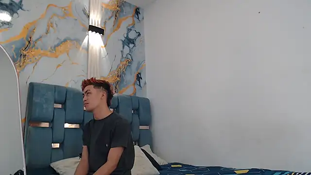 Snapshot of VERY_HOT_GUYS chatting on February 2026 01:15:01 PM VERY HOT GUYS online show from February 2026 01:15:01 PM