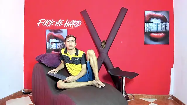 Snapshot of VERY_HOT_GUYS chatting on March 2026 01:39:01 PM VERY HOT GUYS online show from March 2026 01:39:01 PM