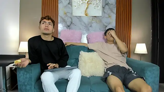 Snapshot of VERY_HOT_GUYS chatting on March 2026 01:39:02 PM VERY HOT GUYS online show from March 2026 01:39:02 PM