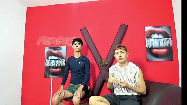 Snapshot of VERY_HOT_GUYS chatting on April 2026 07:17:02 AM VERY HOT GUYS online show from April 2026 07:17:02 AM