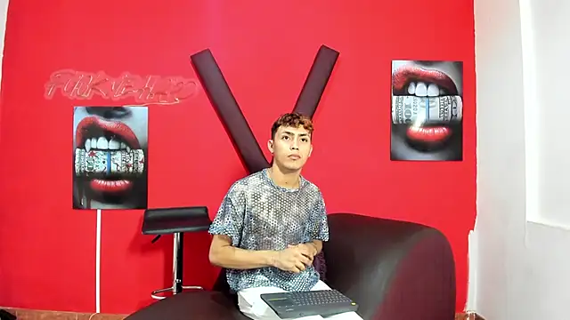 Snapshot of VERY_HOT_GUYS chatting on April 2026 07:19:02 PM VERY HOT GUYS online show from April 2026 07:19:02 PM