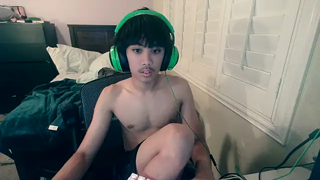 Snapshot of youngasianboy2007 chatting on October 2025 03:31:02 AM youngasianboy2007 online show from October 2025 03:31:02 AM