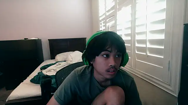 Snapshot of youngasianboy2007 chatting on December 2025 10:27:02 PM youngasianboy2007 online show from December 2025 10:27:02 PM