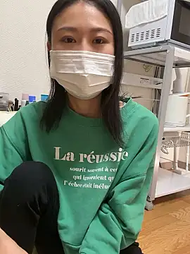 Snapshot of mia2_jp chatting on November 2025 12:35:02 AM mia2 jp online show from November 2025 12:35:02 AM