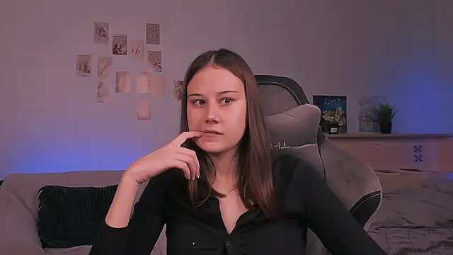 adelle046 online show from October 2025 08:35:01 AM