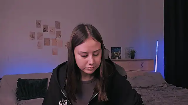 adelle046 online show from October 2025 10:49:02 AM