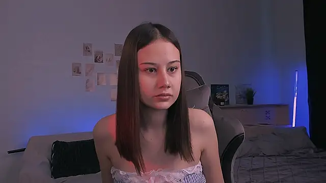 adelle046 online show from October 2025 11:25:01 AM