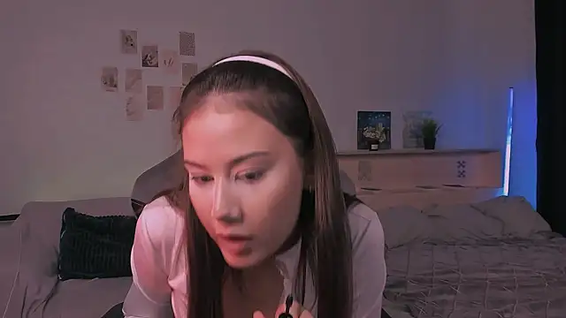 adelle046 online show from November 2025 07:20:02 AM