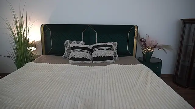 IsabelleDiorr online show from June 2026 11:36:01 AM