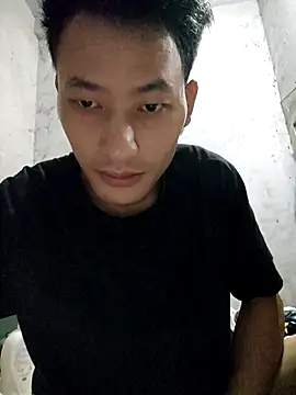 Snapshot of Uh-em95 chatting on October 2025 01:02:02 AM Uh-em95 online show from October 2025 01:02:02 AM