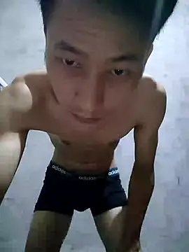 Snapshot of Uh-em95 chatting on October 2025 03:53:01 PM Uh-em95 online show from October 2025 03:53:01 PM