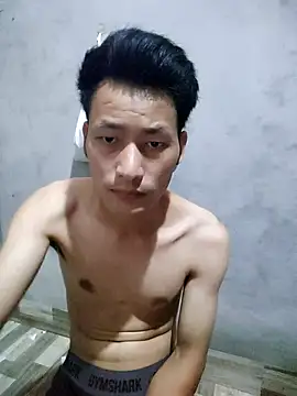 Snapshot of Uh-em95 chatting on October 2025 08:04:02 AM Uh-em95 online show from October 2025 08:04:02 AM