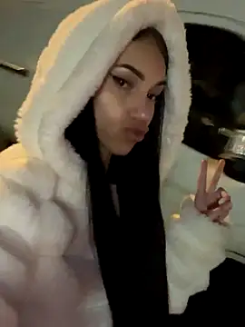 Snapshot of ilariea_girl chatting on November 2025 08:20:01 PM ilariea girl online show from November 2025 08:20:01 PM