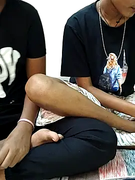 Unique girls90 online show from November 2025 04:01:02 AM