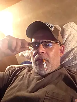 Snapshot of DeeBestEver chatting on November 2025 04:56:01 AM DeeBestEver online show from November 2025 04:56:01 AM