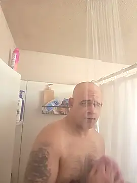 Snapshot of DeeBestEver chatting on February 2026 05:13:02 PM DeeBestEver online show from February 2026 05:13:02 PM