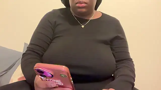 Snapshot of nanaisbackk chatting on February 2026 05:52:01 PM nanaisbackk online show from February 2026 05:52:01 PM