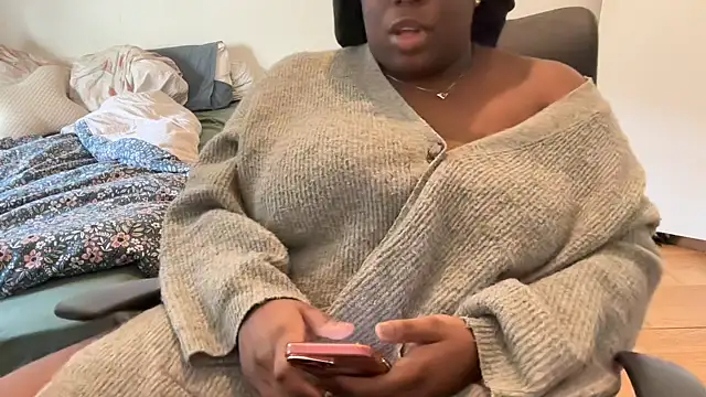 Snapshot of nanaisbackk chatting on February 2026 09:28:01 AM nanaisbackk online show from February 2026 09:28:01 AM