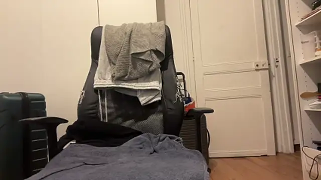 Snapshot of nanaisbackk chatting on February 2026 11:04:02 PM nanaisbackk online show from February 2026 11:04:02 PM