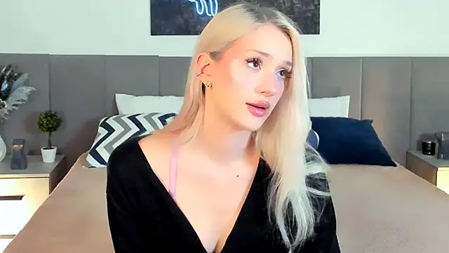 SugarWhisper online show from November 2025 04:51:02 PM