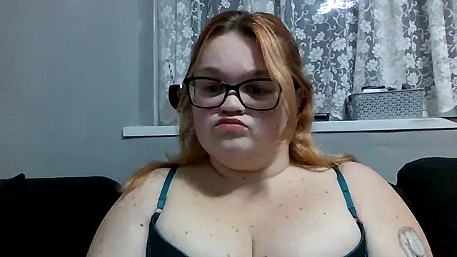 Snapshot of Curvy-AmyX chatting on November 2025 10:59:02 PM Curvy-AmyX online show from November 2025 10:59:02 PM